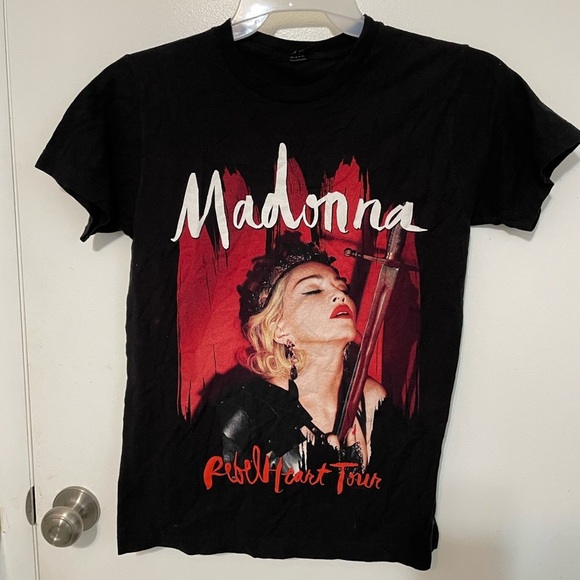 Madonna REBEL HEART TOUR Short sleeve Band Concert T shirt by Tultex 100% Cotton - Picture 2 of 5
